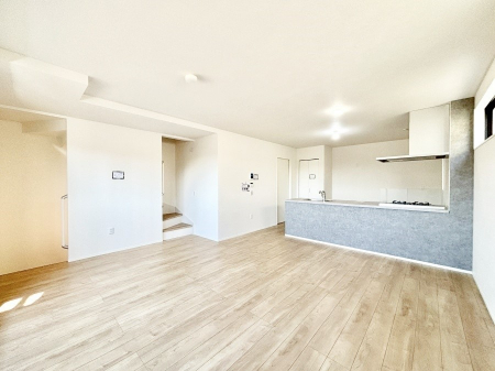 ���r���O�@�����u���͂悤�v�u�������܁v�Ƒ��Ƃ̃R�~���j�P�[�V�������Ƃ�₷�����r���O�C���K�i�����郊�r���O�ł��B