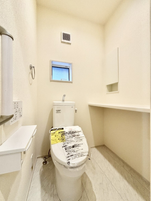 �g�C���@�g�C����1�K��2�K���ꂼ��ɔz�u����Ă��ĂƂĂ��֗��ł��B 