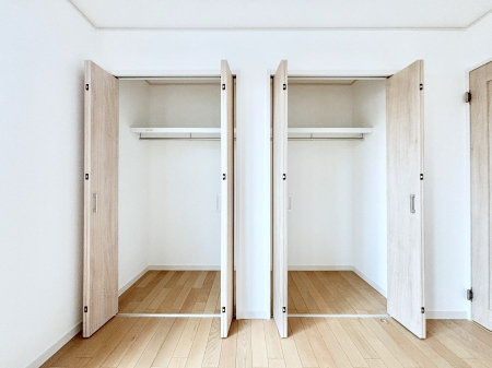 ���[�@�m���̃N���[�[�b�g�B���s��������̂Ō���̈ߗނ�����������܂�܂��B