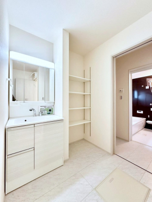 ���ʑ�E���ʏ��@���ʏ��ɂ͊��������[�X�y�[�X������܂��B 