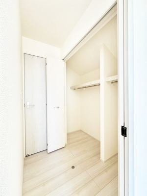 ���[�@�m���̃N���[�[�b�g�B���s��������̂Ō���̈ߗނ�����������܂�܂��B