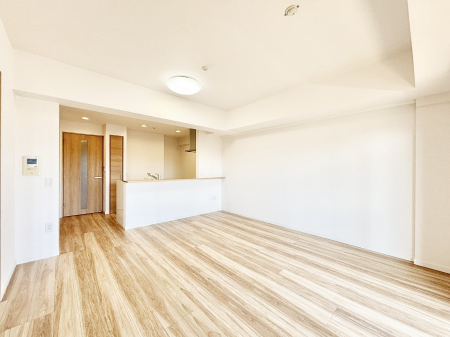 ���r���O�@���Ƒ��̓��₩�Șb�����ŕ�܂�閾�邢���r���O