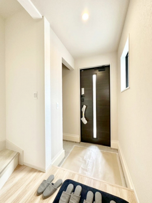 ���ց@�K���X�X���b�g�̓��������փh�A�������Ɍ���͂��Ă���܂�