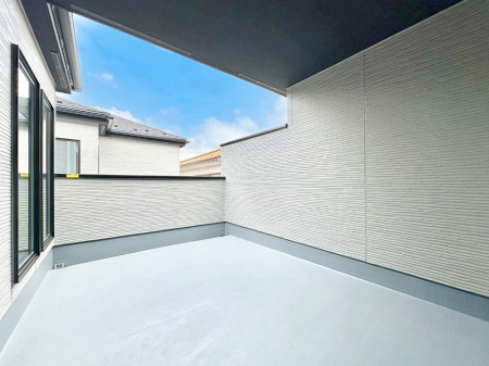 �o���R�j�[�@�C���i�[�o���R�j�[�Ȃ̂ŉJ�ł����󕨂����������o���āA���ʂ�������̂Ŋ������ǂ��A�������X�y�[�X�Ƃ��ďd�󂵂܂��B