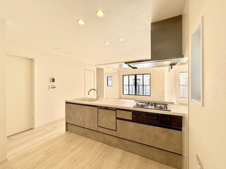 �L�b�`���@�������������I�ɁA�y�����I�V�X�e���L�b�`��  