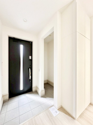 ���ց@�K���X�X���b�g�̓��������փh�A�������Ɍ���͂��Ă���܂�