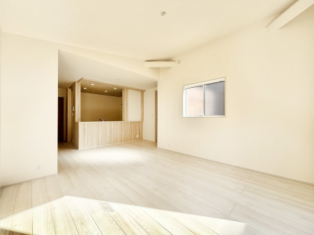 ���r���O�@�i�`�������e�C�X�g�̗D�����_�炩���F�g���̃t���[�����O���f�G�ȃ��r���O�ł��ˁB