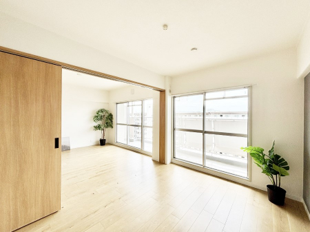 ���̑����ρ@�o���R�j�[���J�������v���X���Ă����m��