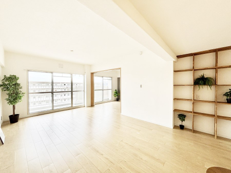 ���r���O�@�傫�ȑ����炽���Ղ�̗z���ƕ����������郊�r���O