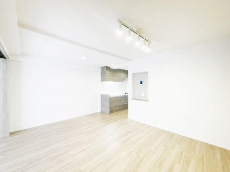 ���r���O�@���Ƒ��̓��₩�Șb�����ŕ�܂�閾�邢���r���O