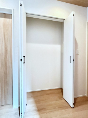 ���̑����ρ@�L�����[�B�|�������G�߂̏��������[���邱�Ƃ��ł��܂��B