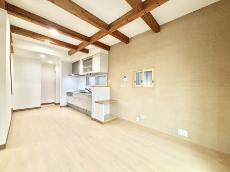 ���r���O�@�Z�ޕ��̌��������o�����A�C���e���A���l����̂��y���݂ȃ��r���O�ł��I 