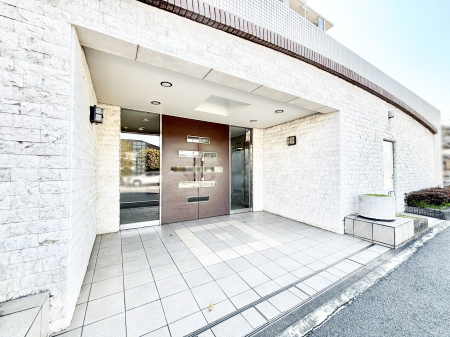 �G���g�����X�@�������������͋C�̃G���g�����X