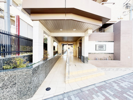 �G���g�����X�@�������������͋C�̃G���g�����X