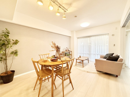 ���r���O�@�傫�ȑ����炽���Ղ�̗z���ƕ����������郊�r���O