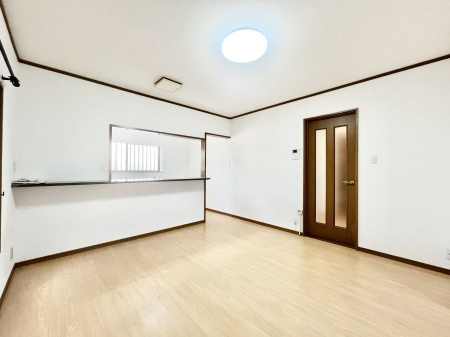 ���r���O�@�Z�ޕ��̌��������o�����A�C���e���A���l����̂��y���݂ȃ��r���O�ł��I   