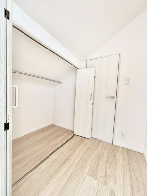 ���[�@�m���̃N���[�[�b�g�B���s��������̂Ō���̈ߗނ�����������܂�܂��B