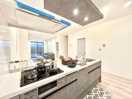 �L�b�`���@���������Ȃ���ł����Ƒ��Ƃ̉�b���y���߂�ΖʃL�b�`��