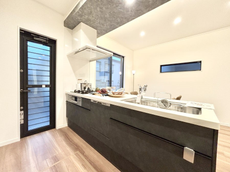 �L�b�`���@�������������I�ɁA�y�����I�V�X�e���L�b�`��  