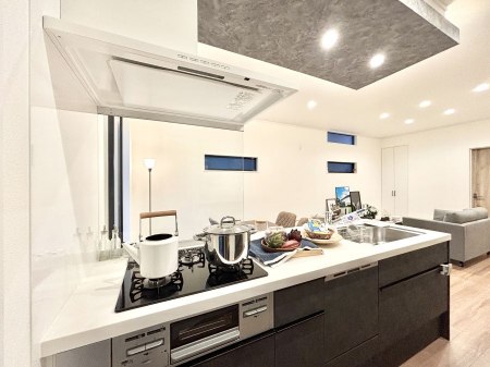 �L�b�`���@���������Ȃ���ł����Ƒ��Ƃ̉�b���y���߂�ΖʃL�b�`��