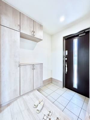 ���ց@�K���X�X���b�g�̓��������փh�A�������Ɍ���͂��Ă���܂�