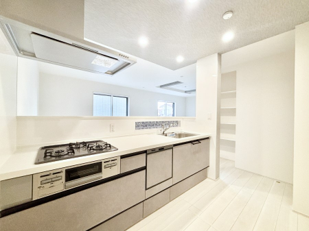 �L�b�`���@�������������I�ɁA�y�����I�V�X�e���L�b�`��  