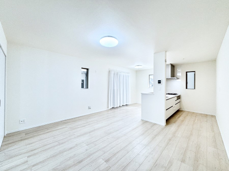 ���r���O�@�ǂ��ɂ��Ă��Ƒ��̂Ȃ������������R�~���j�P�[�V�������r���O�B 