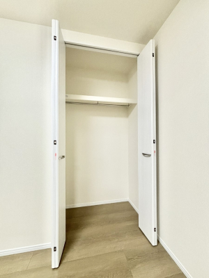 ���[�@�m���̃N���[�[�b�g�B���s��������̂Ō���̈ߗނ�����������܂�܂��B