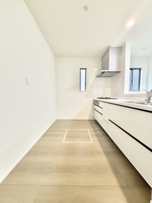 �L�b�`���@�u�₩�ȕ����ʂ蔲����L�b�`���B��������̂Ŗ��邭���C�ɂ��𗧂��܂��B