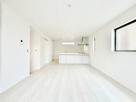 ���r���O�@�Z�ޕ��̌��������o�����A�C���e���A���l����̂��y���݂ȃ��r���O�ł��I �@