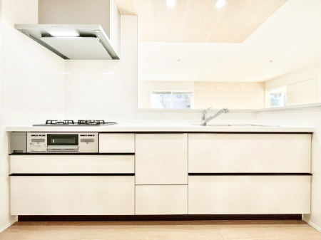 �L�b�`���@���r���O�ŗV�Ԃ��q�l�������Ȃ��炨�������ł���ΖʃL�b�`��