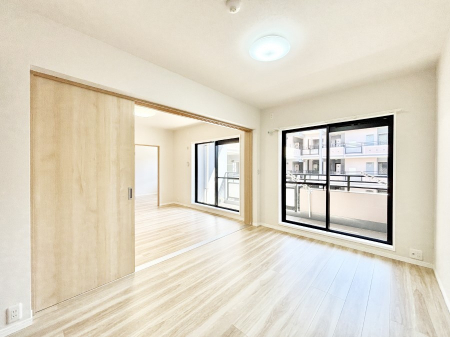 ���̑����ρ@�o���R�j�[���J�������v���X���Ă����m��