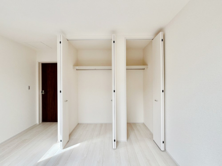 ���[�@�m���̃N���[�[�b�g�B���s��������̂Ō���̈ߗނ�����������܂�܂��B�@