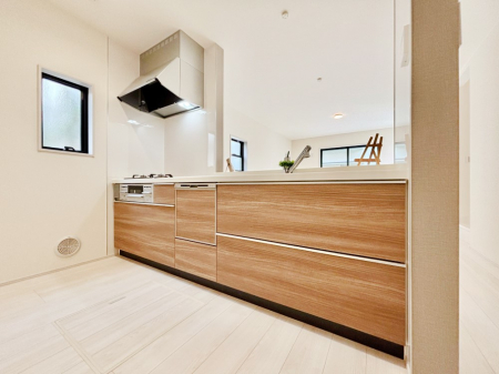 �L�b�`���@�u�₩�ȕ����ʂ蔲����L�b�`���B��������̂Ŗ��邭���C�ɂ��𗧂��܂��B�@