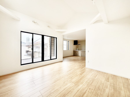 ���r���O�@�i�`�������e�C�X�g�̗D�����_�炩���F�g���̃t���[�����O���f�G�ȃ��r���O�ł��ˁB