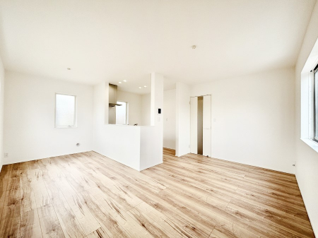 ���r���O�@���R������荞�܂�A�Ƒ��c���̏ꏊ�𖾂邭���o