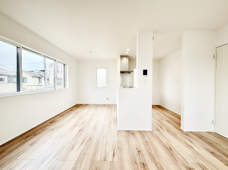 ���r���O�@�傫�ȑ����炽���Ղ�̗z���ƕ����������郊�r���O