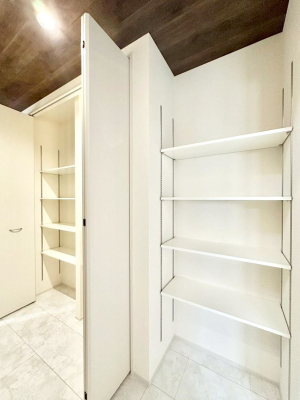 ���̑����ρ@�L�����[�B�|�������G�߂̏��������[���邱�Ƃ��ł��܂��B