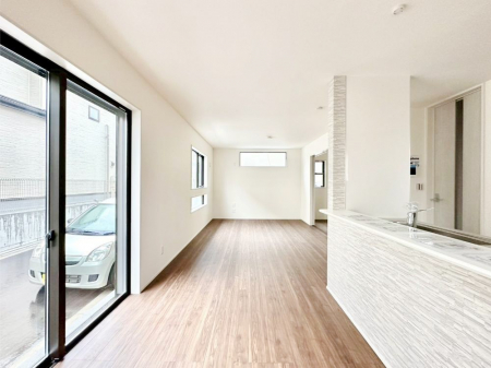 ���r���O�@�Z�ޕ��̌��������o�����A�C���e���A���l����̂��y���݂ȃ��r���O�ł��I �@