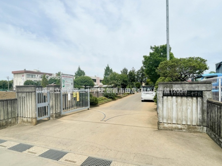 ���ӊ��@���w�Z 1200m �����s��������񒆊w�Z