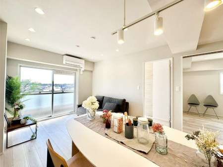 ���r���O�@���R�Ƃ��Ƒ����W�܂�e���̋�ԁI