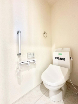 �g�C���@�g�C����1�K��2�K���ꂼ��ɔz�u����Ă��ĂƂĂ��֗��ł��B 