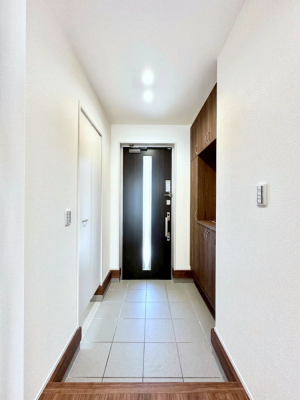 ���ց@�K���X�X���b�g�̓��������փh�A�������Ɍ���͂��Ă���܂�