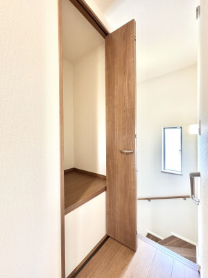 ���̑����ρ@�L�����[�B�|�������G�߂̏��������[���邱�Ƃ��ł��܂��B