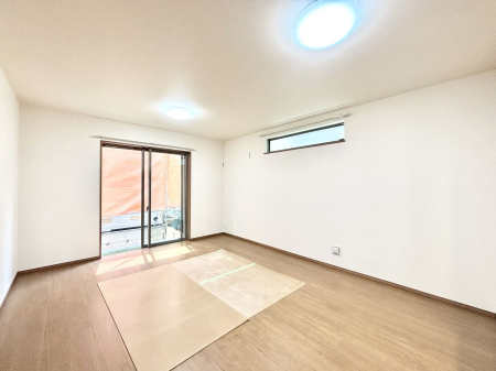 ���̑����ρ@�Ƒ��̏Ί炪���R�Ɛ��܂�Ă���A����ȕ��͋C�̃_�C�j���O�Ɏd�オ���Ă��܂� 