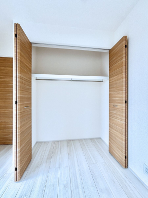 ���[�@�m���̃N���[�[�b�g�B���s��������̂Ō���̈ߗނ�����������܂�܂��B