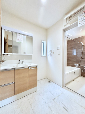 ���̑��@�L�X�Ƃ�Ƃ�̂��郉���h���[�X�y�[�X�B  