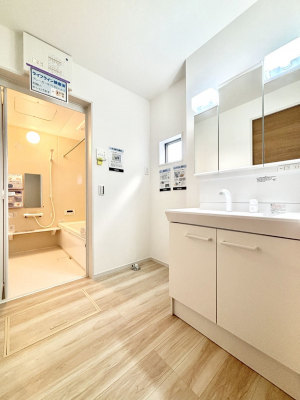 ���̑��@�������̂�����K��Ԃł��B�����̐g�x�x���C�����ǂ����g�������܂��B 