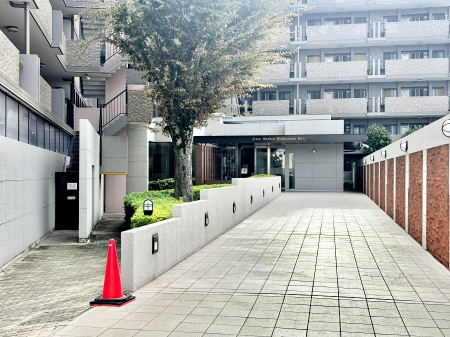 �G���g�����X�@�������������͋C�̃G���g�����X