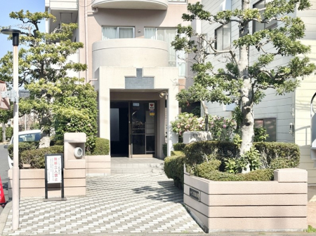 �G���g�����X�@�������������͋C�̃G���g�����X